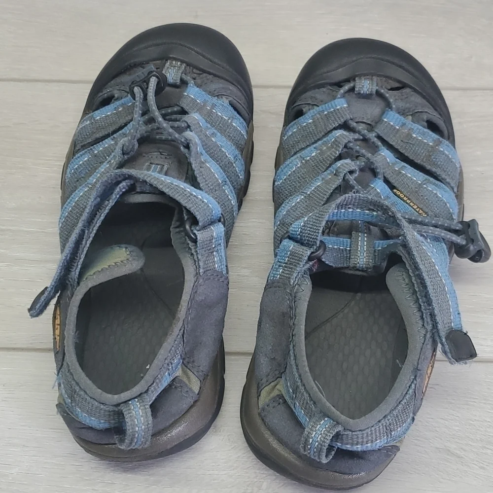 Keen Boys Kids Outdoor Sandals Fisherman Hiking Shoes sz 4